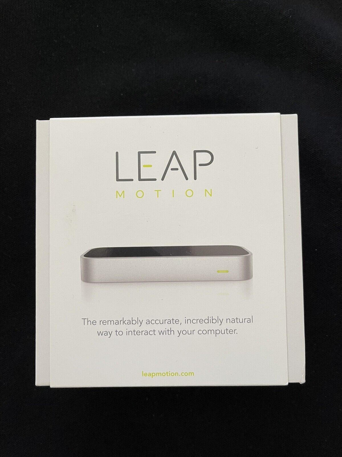 Leap Motion Controller LM-010(Interacts with your Mac or PC)