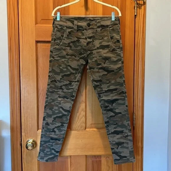 Pantalones de mezclilla True Religion camuflados finlandeses ajustados cintura ajustable talla 29 Foto 2 de 4
