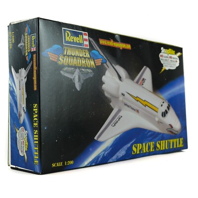 Revell Thunder Squadron Space Shuttle Discovery Model Snap 1/200 85-1188 