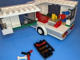 Lego City: Van & Caravan - Set 60117 W/Extra Minifigure No Box Or Manual
