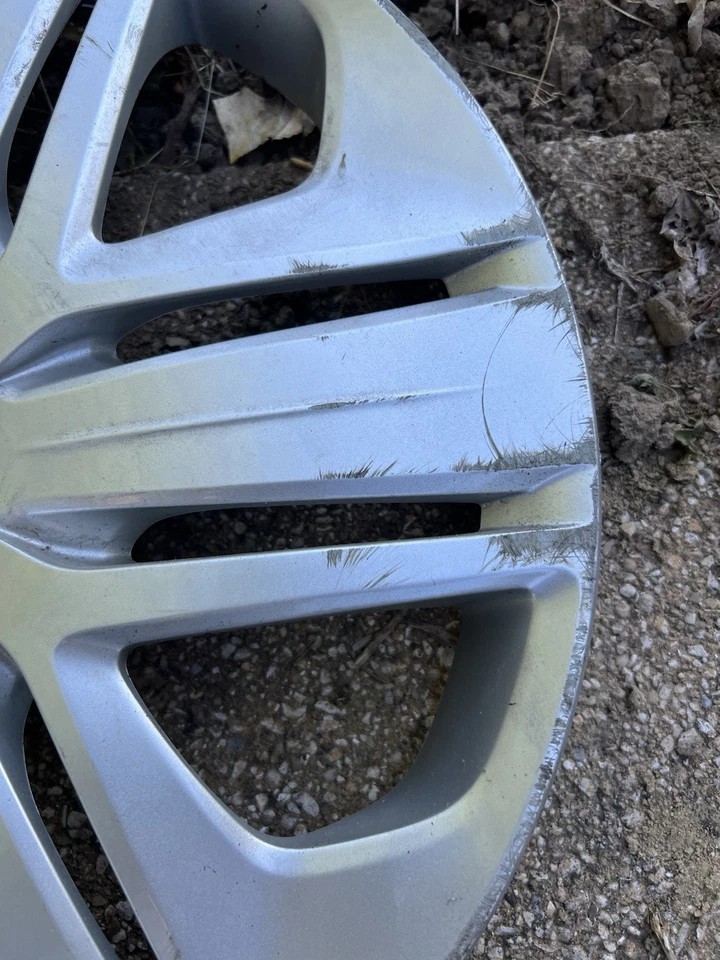 Scratches & Broken Clip 18 19 20 HONDA FIT 15” used wheel cover hub cap 55100 Foto 3 de 4