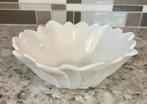 Indiana Glass Lily Pons Milk Glass Sunflower Bowl, VINTAGE, Serving, Decorative