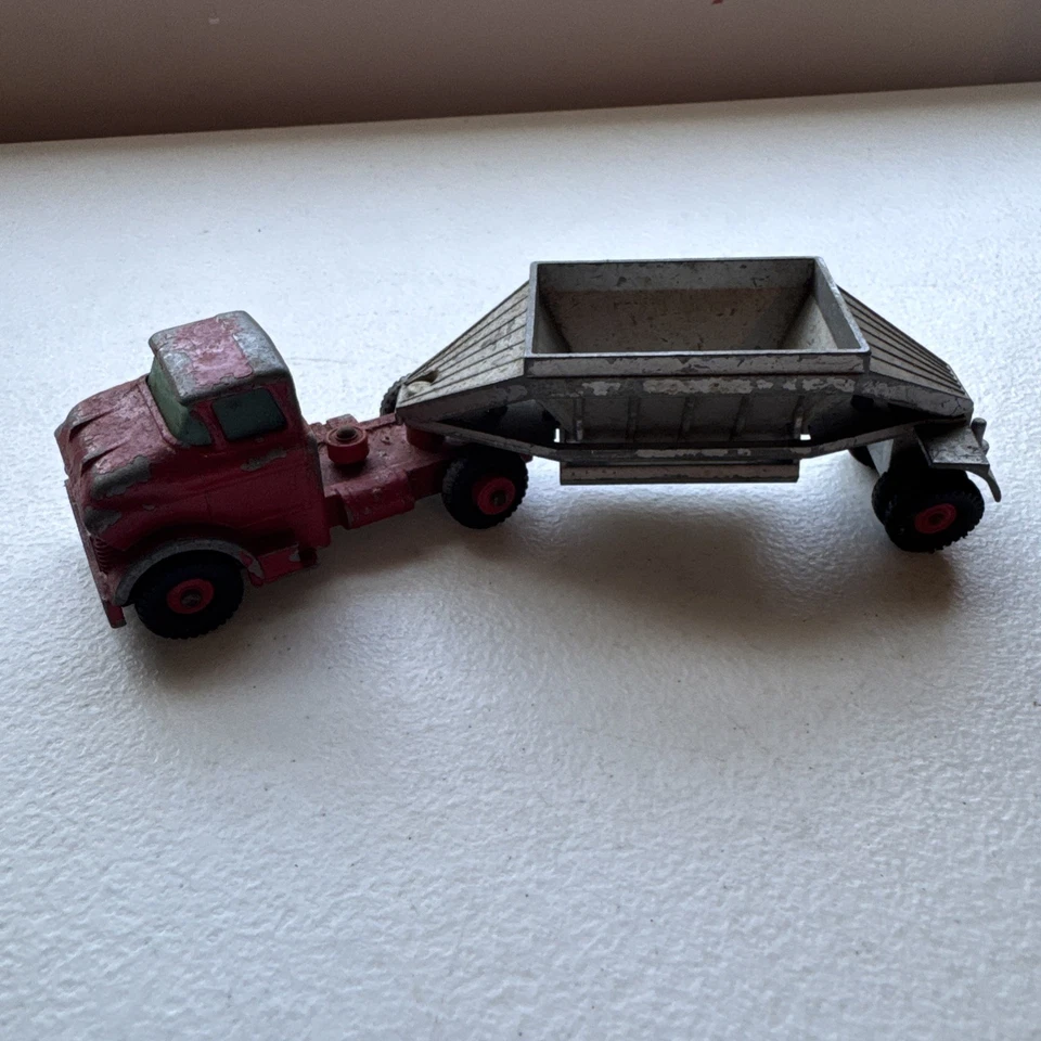 Matchbox Lesney Major Pack #M4 Fruehauf Hopper VTG Vintage Collectible Toy Truck - Image 2 of 4