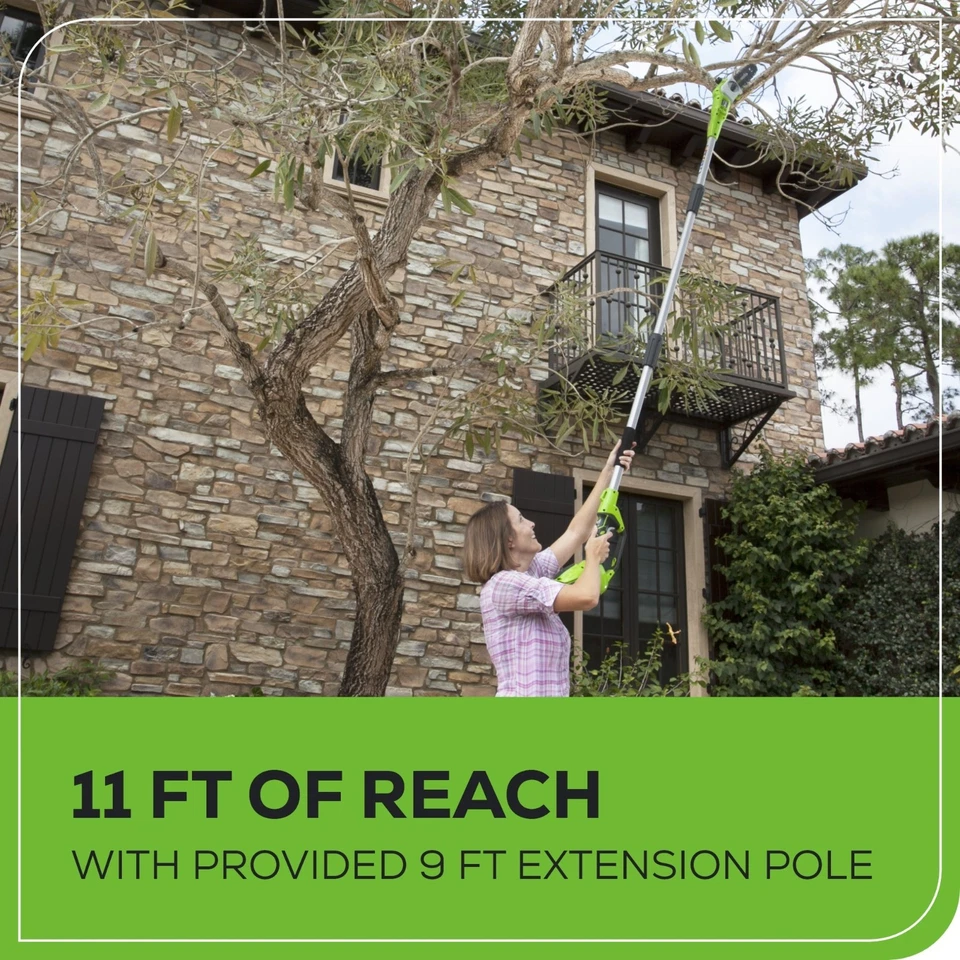 Sierra de poste Greenworks 40V 8" con accesorio para cortasetos de 20", alcance máximo 11 pies Foto 4 de 4