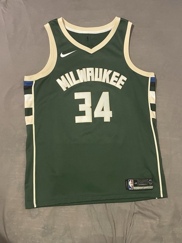 Nike Giannis Antetokounmpo Milwaukee Bucks Men's Swingman Jersey Large