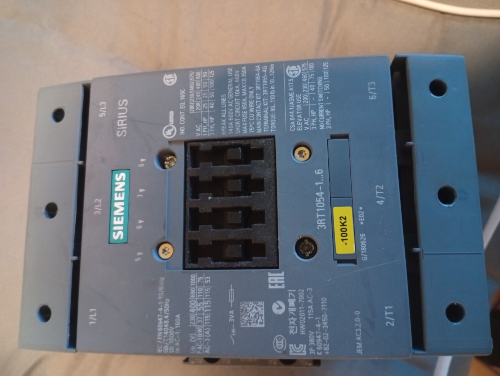 Siemens SIRIUS 3RT1054 contacteur de puissance 115A robuste avec commande universelle 230V