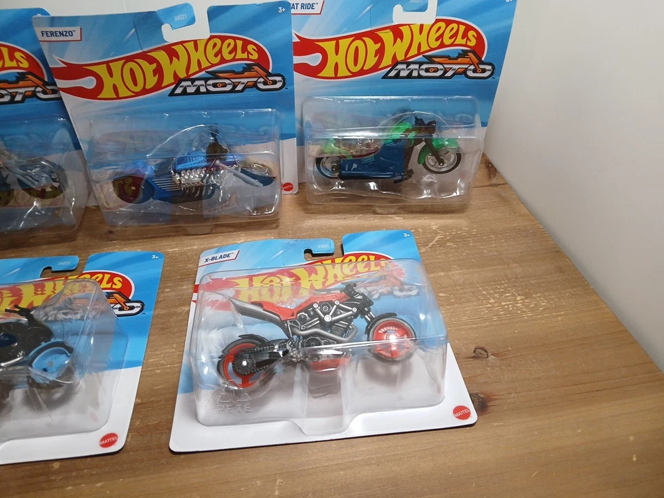 Lot Of 5 Hotwheels MOTO Bikes - Image 3 of 4