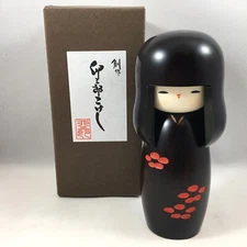 Usaburo Japanese Kokeshi Wooden Doll 4.75" Shunsai Ume Kimono Girl Made in Japan