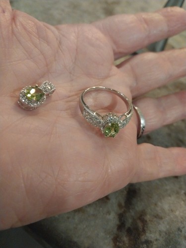 Ciondolo e anello Hebei peridoto e zirconi bianchi corvi eredità (taglia 8,0) - Foto 16 di 24
