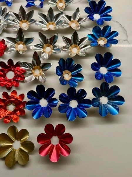 75 Vtg Tin Foil Christmas Tree Light Reflector Covers C-7 Starburst Flower Round - Image 4 of 4