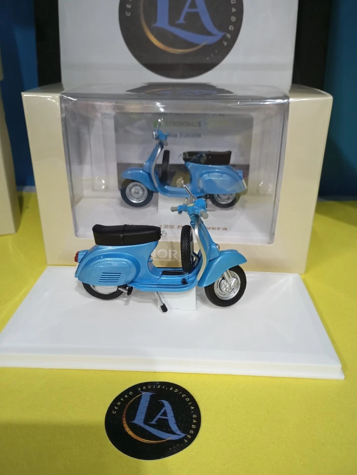 VESPA 125 PRIMAVERA 1968 METALLIC BLUE 1:18 Norev Moto Modellino - Immagine 2 di 4