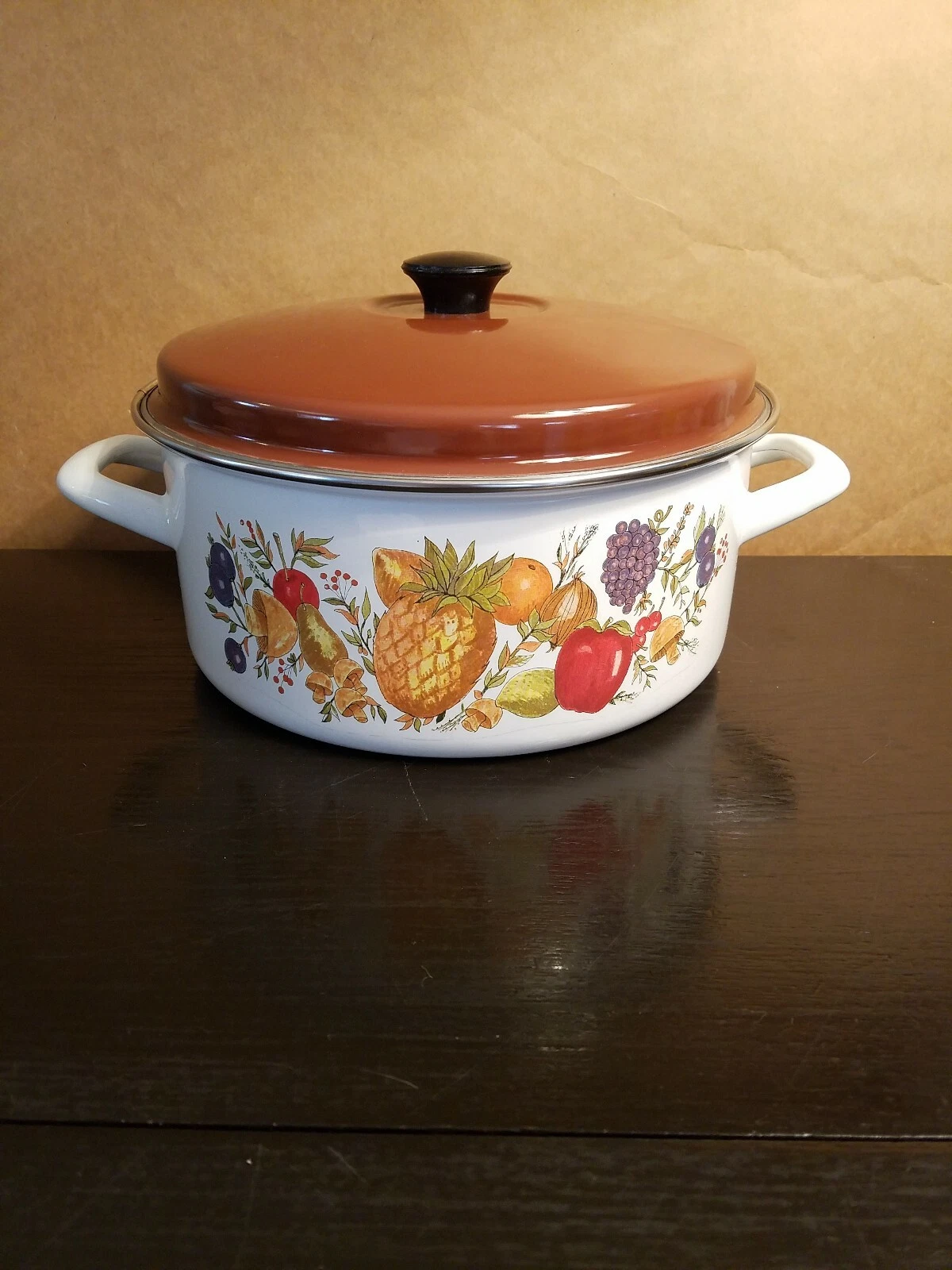 Vintage White Enamel Harvest 5 Quart, Dutch Oven, Roaster Round Enamelware 70's