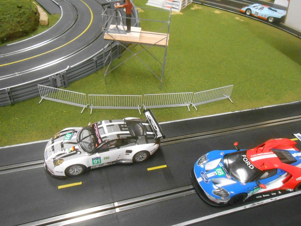 1/32 Slot Car Scenery 5 Unassembled Crowd Control Barriers Kit ...