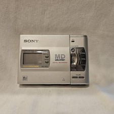 Vintage Sony MD Walkman MZ-R50 with charger
