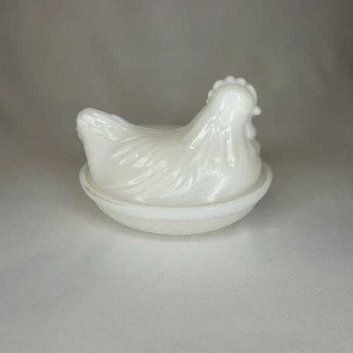 Vintage Westmoreland Milk Glass Hen on Nest Covered Dish Mid Century 3.25” Tall