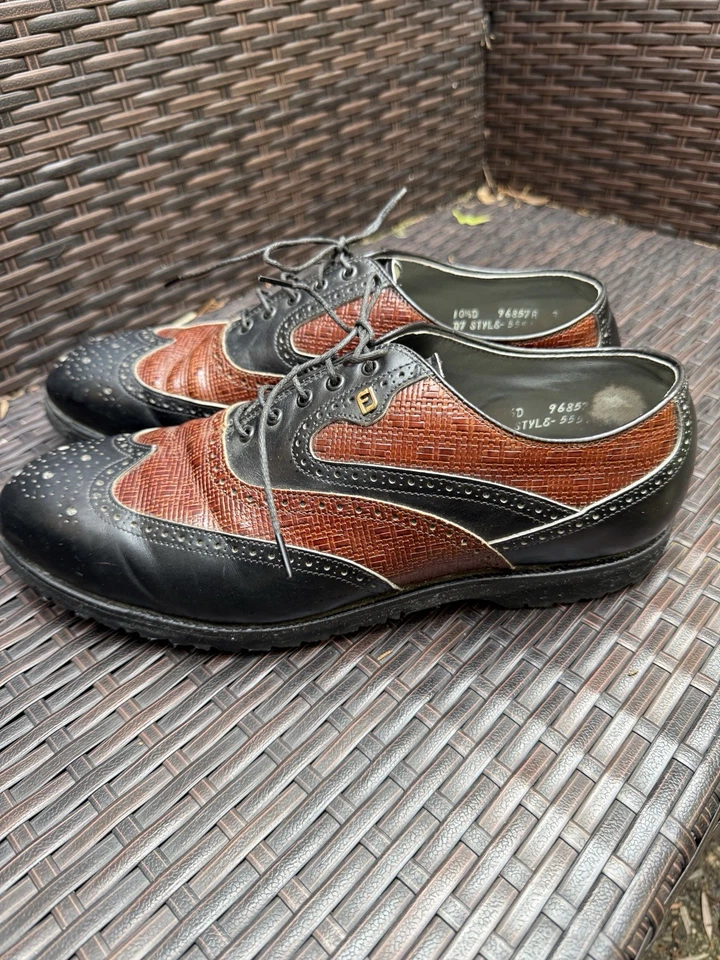 Vintage Footjoy Classic Men’s Wingtip Golf Shoe Size 10.5 Brown and Black - Image 3 of 4