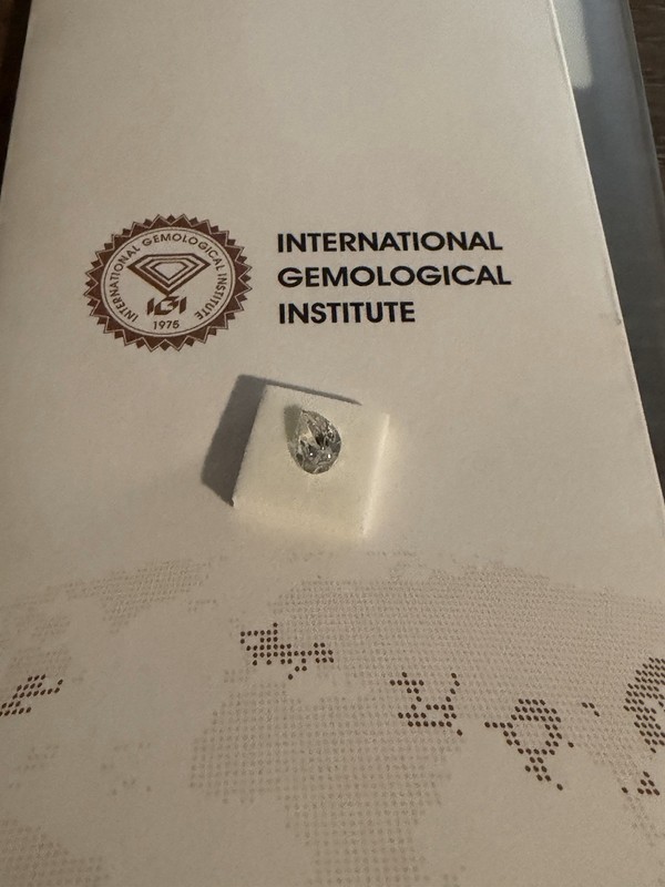 IGI Certified Lab-Grown Pear Diamond 1.58ct F VS2 Excellent Cut