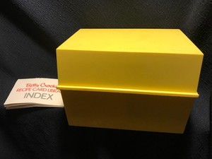 Vintage Betty Crocker Recipe Card Library - 1971 - Yellow