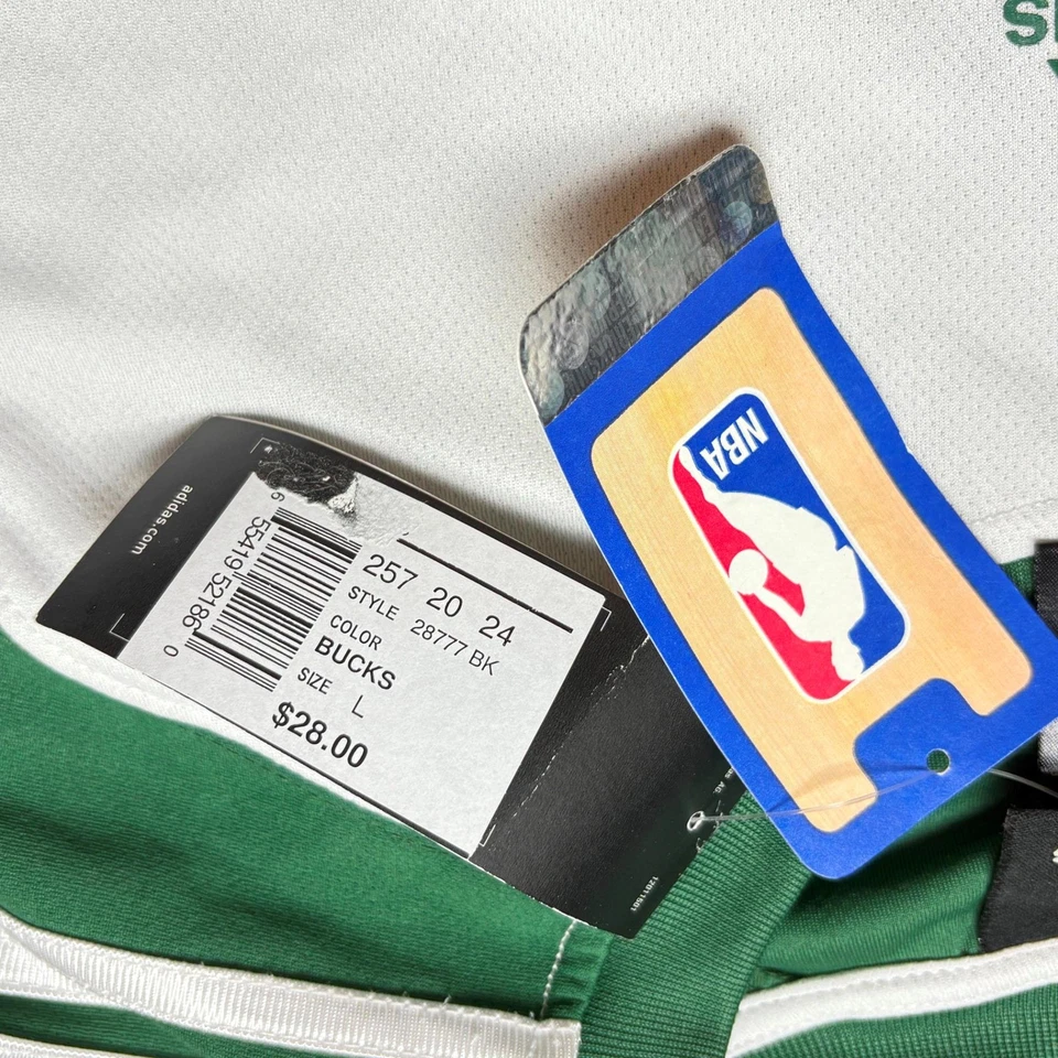 Camiseta deportiva vintage de los Milwaukee Bucks para niños grande blanca verde Adidas baloncesto NBA Foto 3 de 4