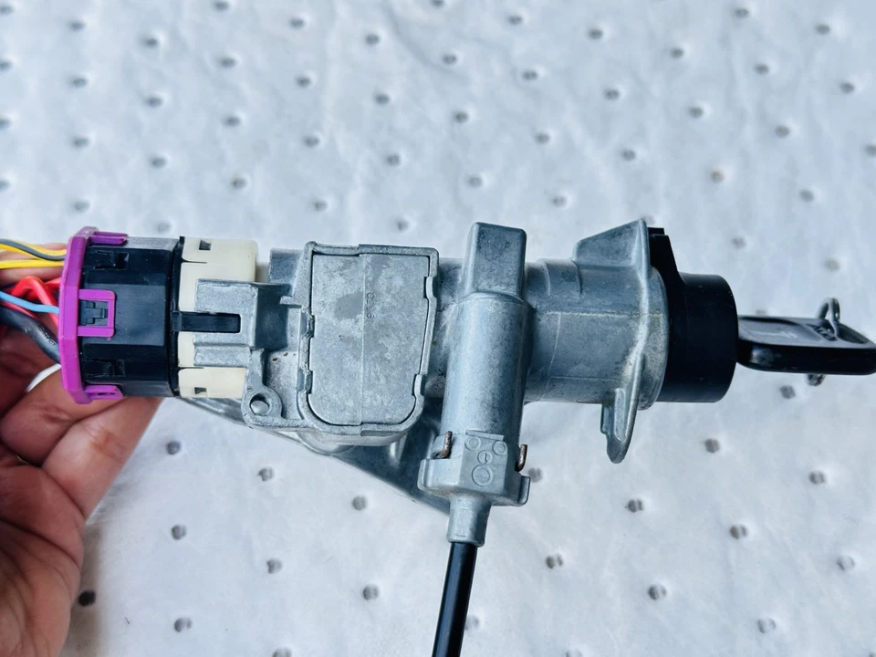 Audi A4 1996-1999 interruptor de encendido bloqueo con llave OEM 4D0 905 851 Foto 4 de 4