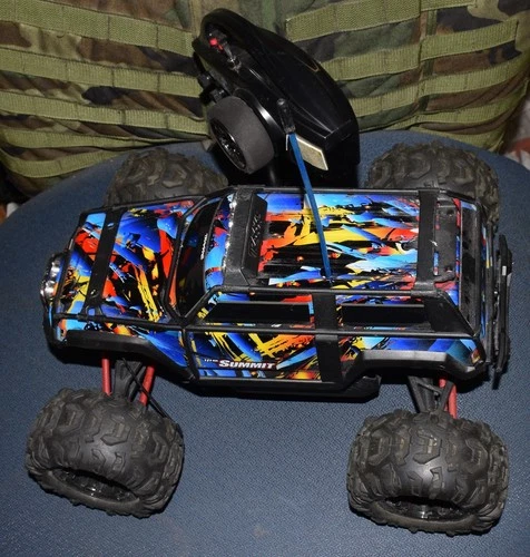 Traxxas 1/16 Summit RC Car With Controller