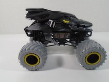 SPIN MASTER MONSTER JAM--BATMOBILE MONSTER TRUCK LOOK 1:24 SCALE