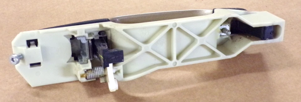 Chevy Equinox 2006 manija de puerta (pasajero delantero) Pontiac Torrent 2005-2009 Foto 3 de 3