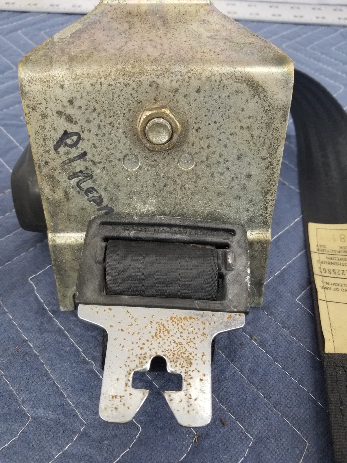 Volvo 240 244 245 Left & Right Rear Seat Belts Wagon Retractors Pair