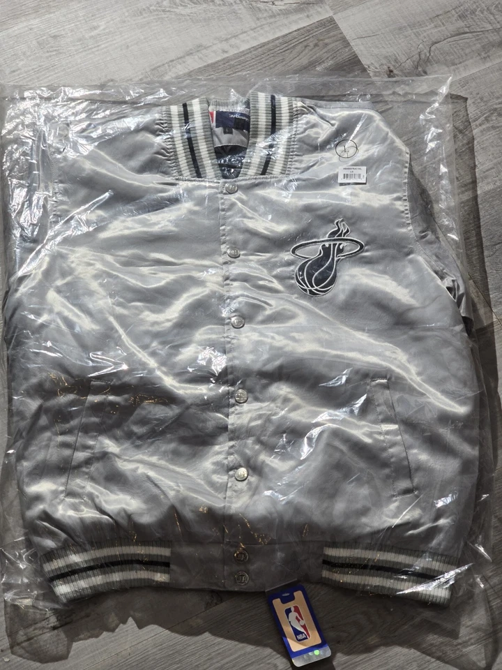 NBA Miami Heat Jacked Silver Stitched Men's Size Large New With Tags  - Image 2 of 4