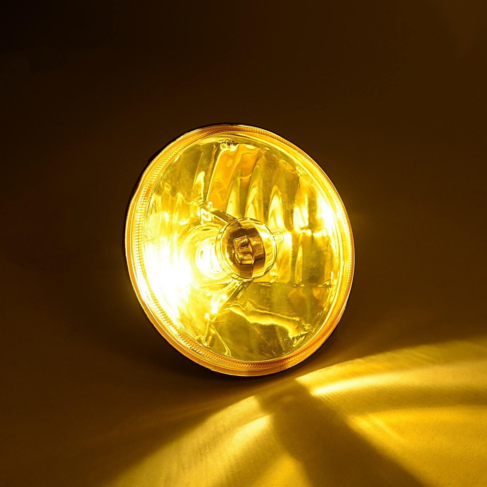 4412-A Amber PAR46 Sealed Beam Headlight Bulb – 12V, 35W, 5-3/4" – Autolumination