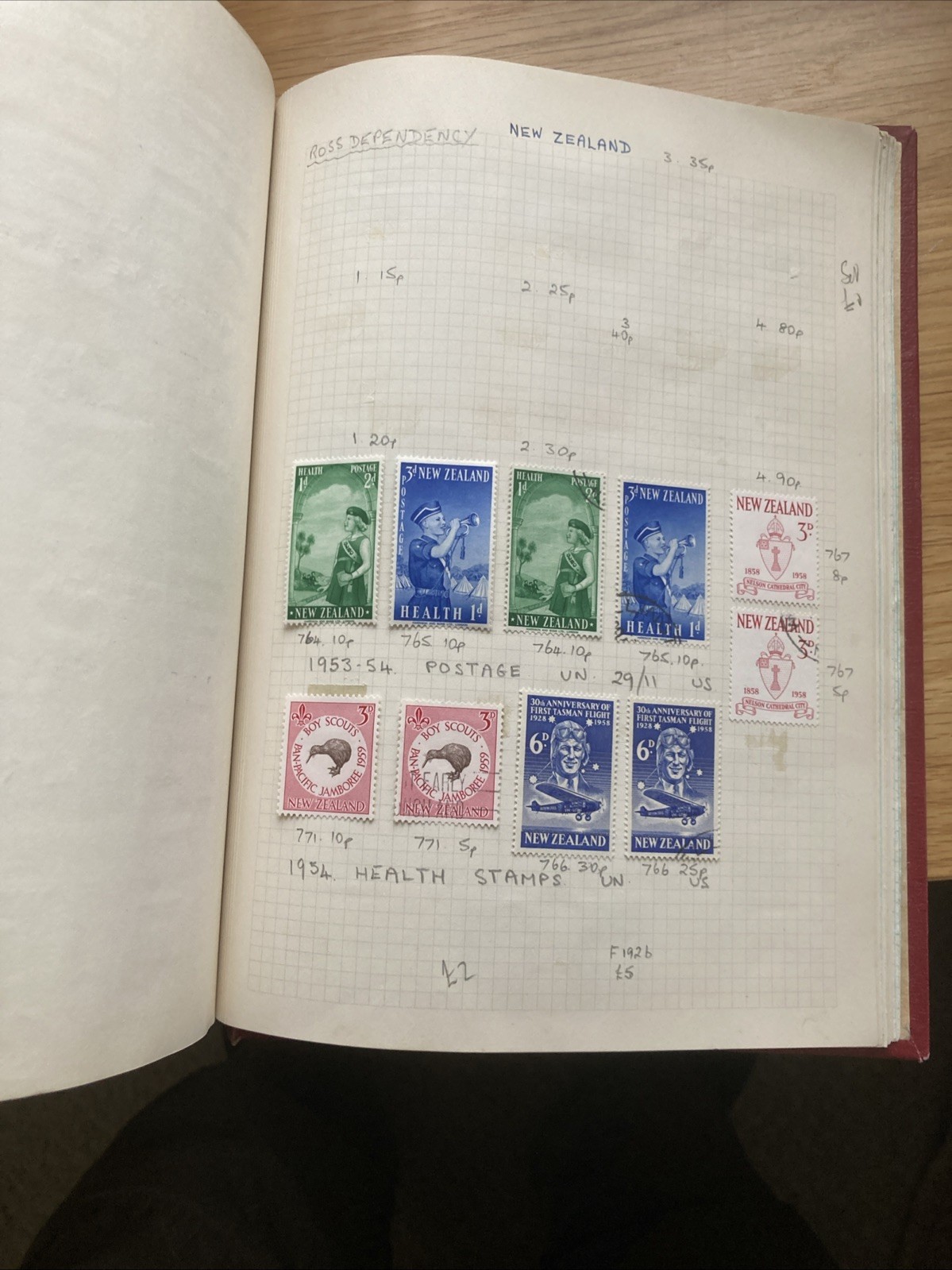 Stanley Gibbons Simplex Junior Album with approx. 75 pages and 350 QEII stamps.