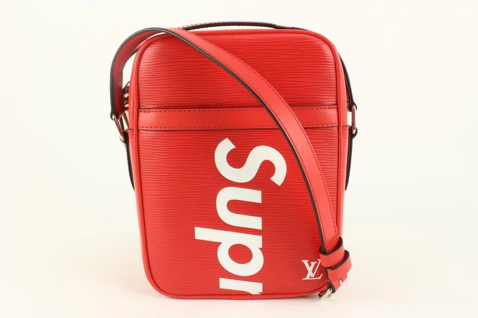 Sac Louis Vuitton x Supreme flambant neuf LV x Supreme Red Epi cuir Danube 