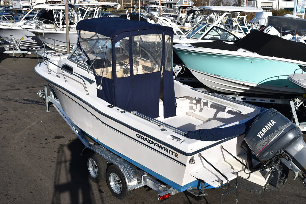 2001 Grady White 228 Seafarer WA, Yamaha 200hp, GPS VHF, Enclosure, NEW