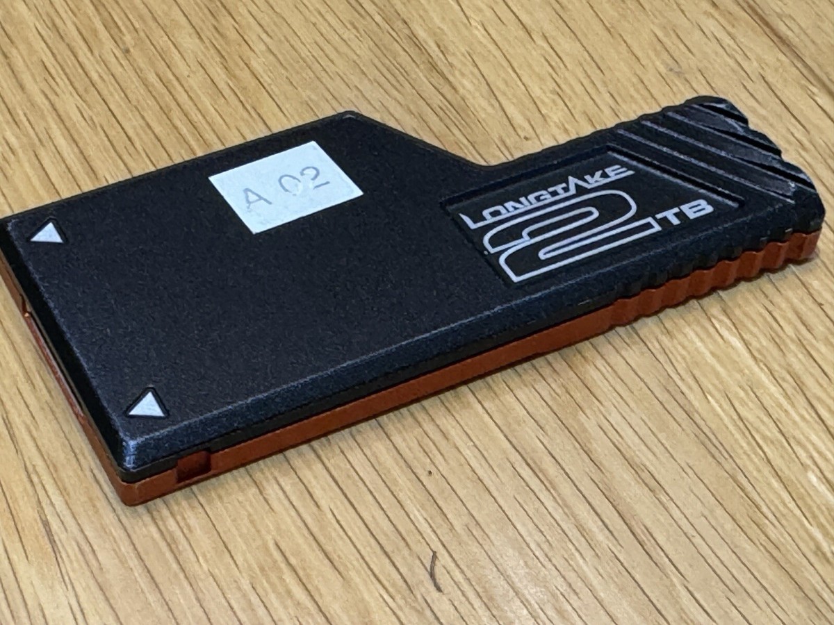 ビデオカメラ LONGTAKE 2TB SSD DSMC2 Dell EMC 0XJRNC / Toshiba Kioxia KCD5XLUG1T92 / SDFPF85DAB01