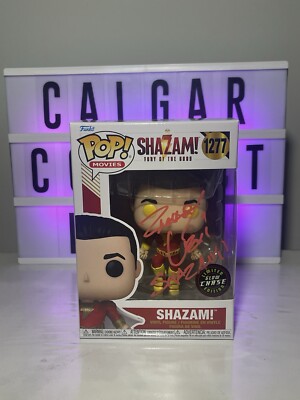 *Signiert Zachary Levi* Funko POP! DC Shazam #1277 *GLOW*