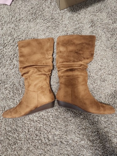 Amanda Dlaurie Womens Scrunch Boots Camel Round Toe Low Heel Side Zip 8M NWT - 第 1/6 張圖片
