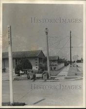 1961 Press Photo Trash piled up along Perdue St - nob42014