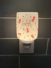 Scentsy Sweet On You Mini Wall Warmer New In Box With Tabletop Base Free Bar