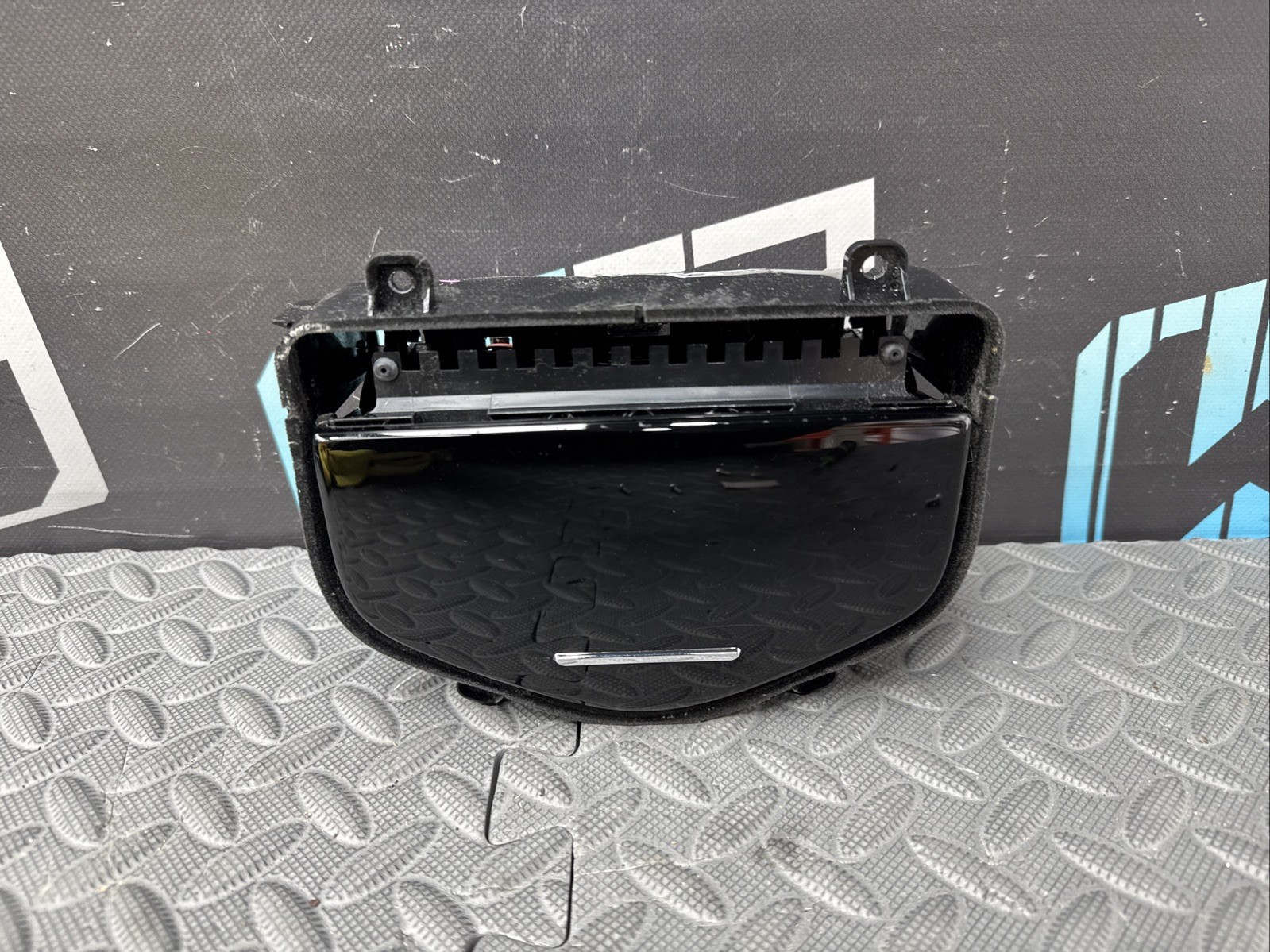 OEM 2017-2024 MASERATI GHIBLI CENTER CONSOLE STORAGE COMPARTMENT CUBBY *NOTE
