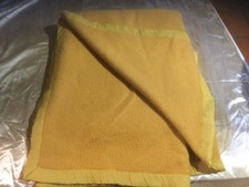 COUVERTURE courtelle jaune pale 220x 240  ;(C/) D