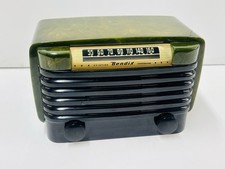 VTG BENDIX 526 CATALIN DECO TUBE RADIO IN GREEN AND BLACK