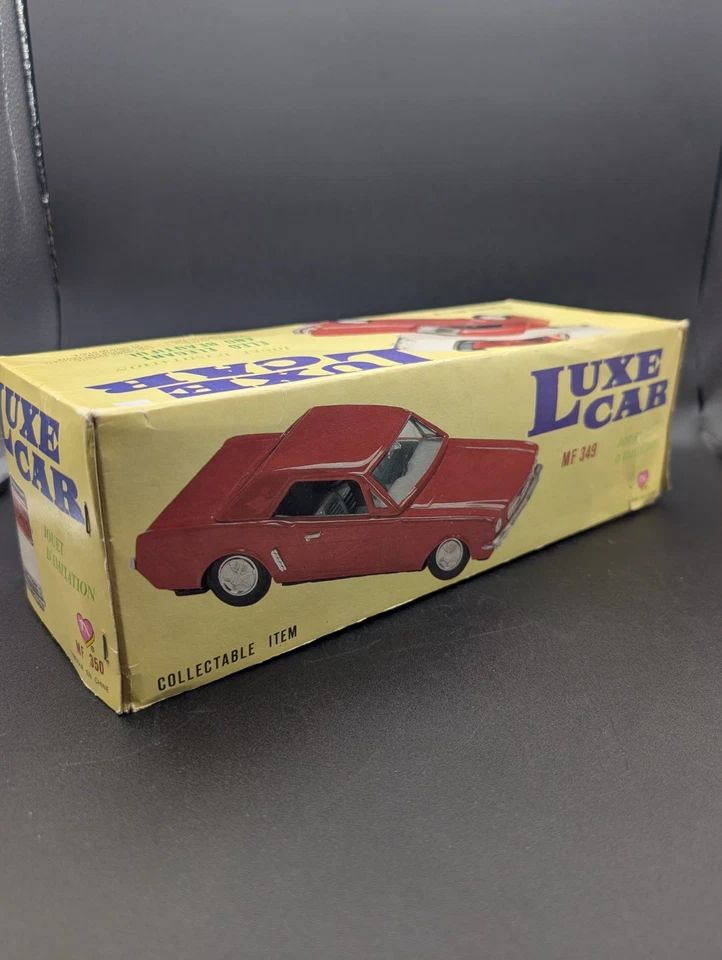 Coche de lujo Ford Mustang rojo convertible MF 349 350 + caja original juguete de fricción Foto 4 de 4