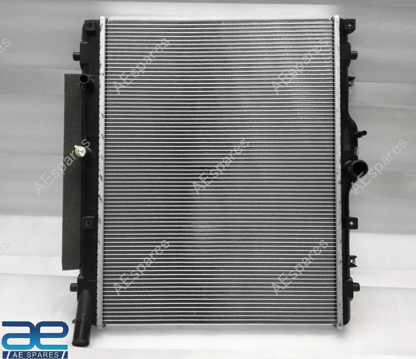 Radiator Assembly For Suzuki Ertiga 2012-18 Swift 2011-16 Swift Dzire 2012-16 view 2