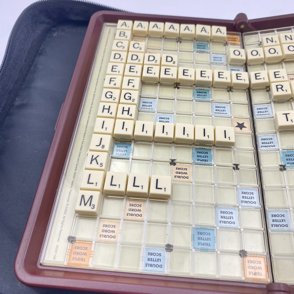 Hasbro Juego Scrabble Folio Edición Viaje Piezas de Repuesto y Repuestos Azulejos Foto 2 de 3