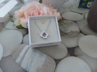 Collier Femme Pendentif Discret Fleur Violette + Chaine Neuf 