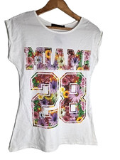 Red Velvet Miami 28 Graphic T Shirt Womens White Short Sleeve Size 8, 10, 12, 14