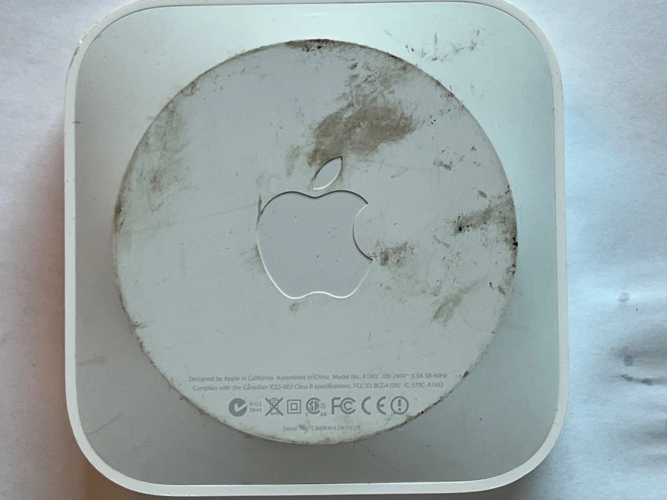 Apple Airport Express 2nd Generation 802.11n Router A1392 - Image 3 of 4