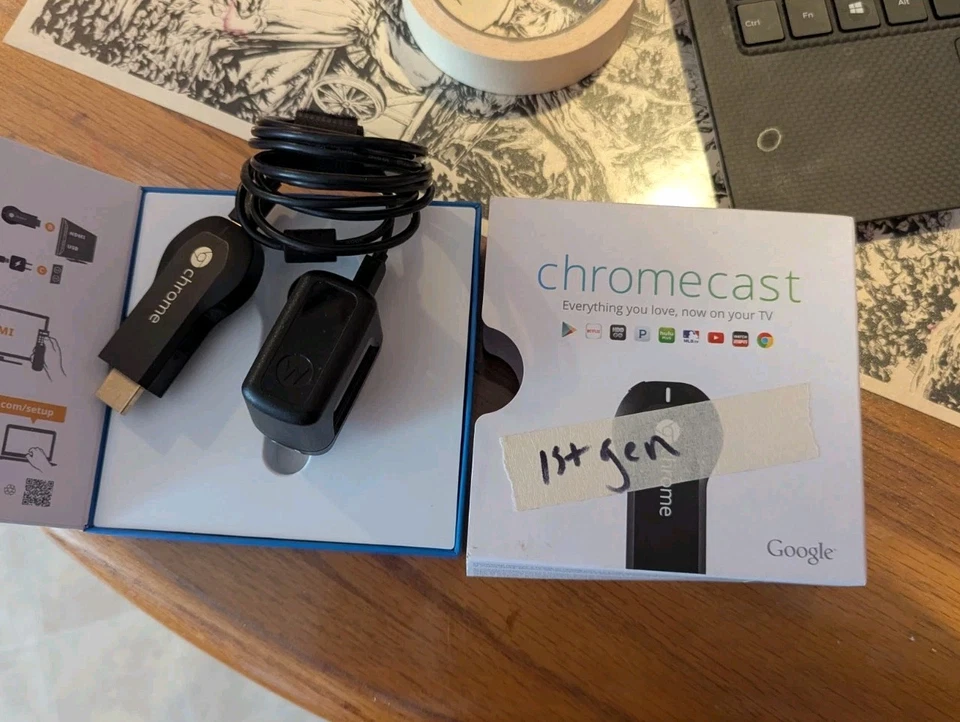 Reproductor multimedia de transmisión Google Chromecast primera generación con cable USB (negro) Foto 2 de 2