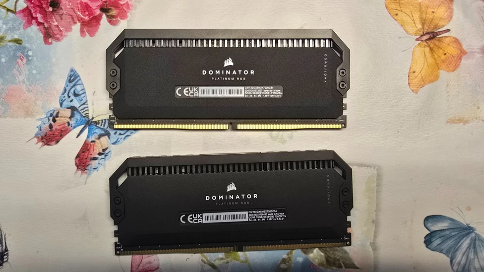 64 GB CORSAIR DOMINATOR PLATINUM RGB DDR5 7.200 MHz C34 (4 x 16 GB) - Bild 2 von 4