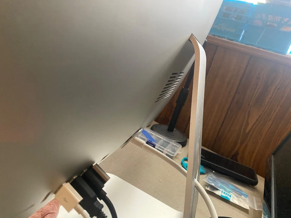 2017 iMac 21.5in A1418 MNE02LL/A i7 7th Gen 2.3Ghz 16GB RAM 32GB SSD+1TB HDD - Image 4 of 4